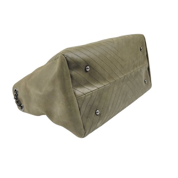 Chanel Green Tote Bag - Picture 5 of 11